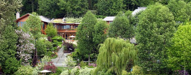 Bill Gates's house photo by jeffwilcox (CC BY 2.0).