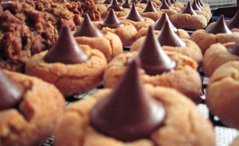 peanut butter cookies with chocolate kisses